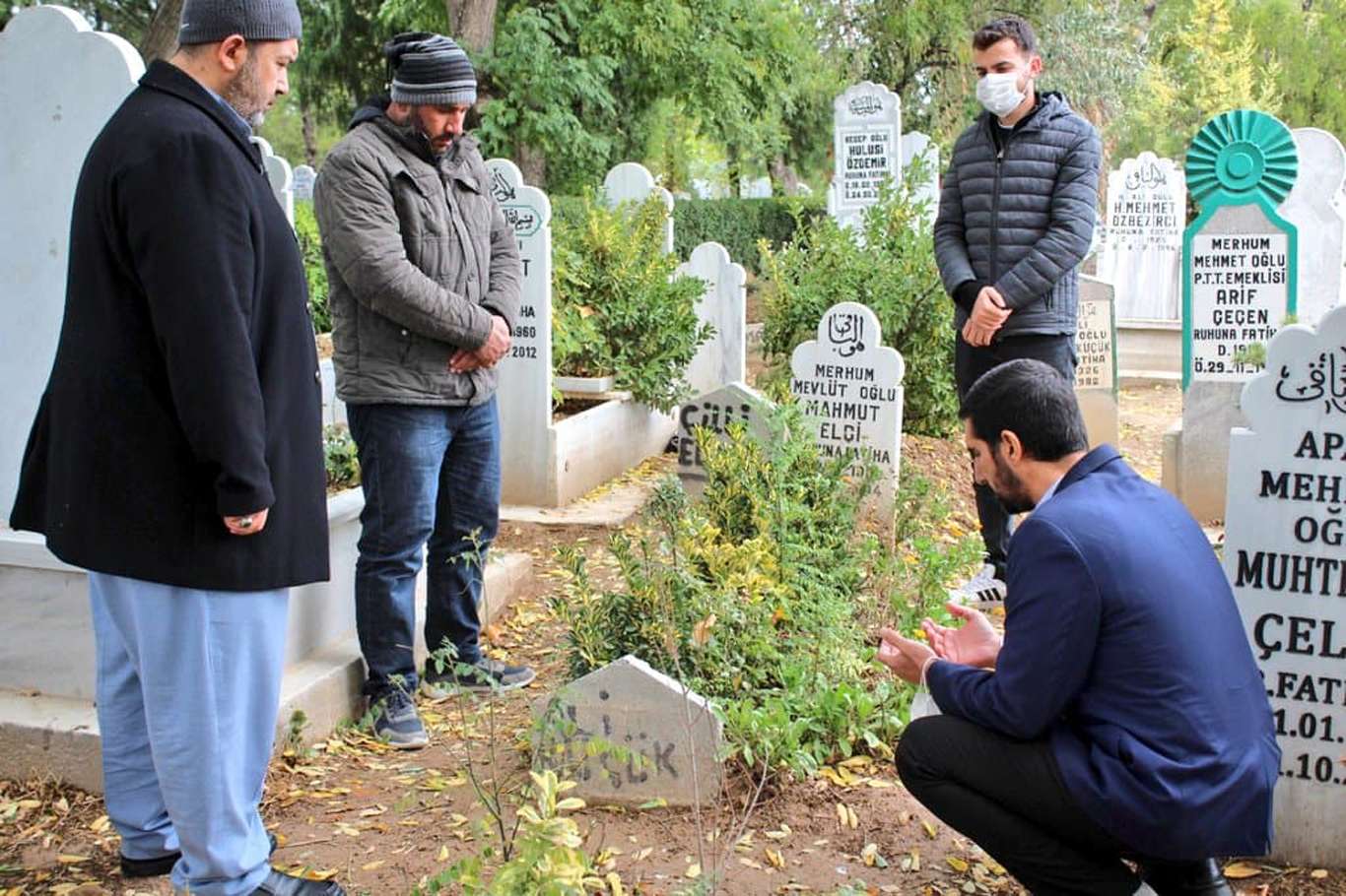 HÜDA PAR Konya İl Başkanlığı Ali Küçük Hoca'yı kabri başında andı HÜDA PAR Konya İl Başkanlığı Ali Küçük Hoca'yı kabri başında andı
